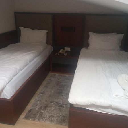 Hotel Oferta Prizren Exterior foto