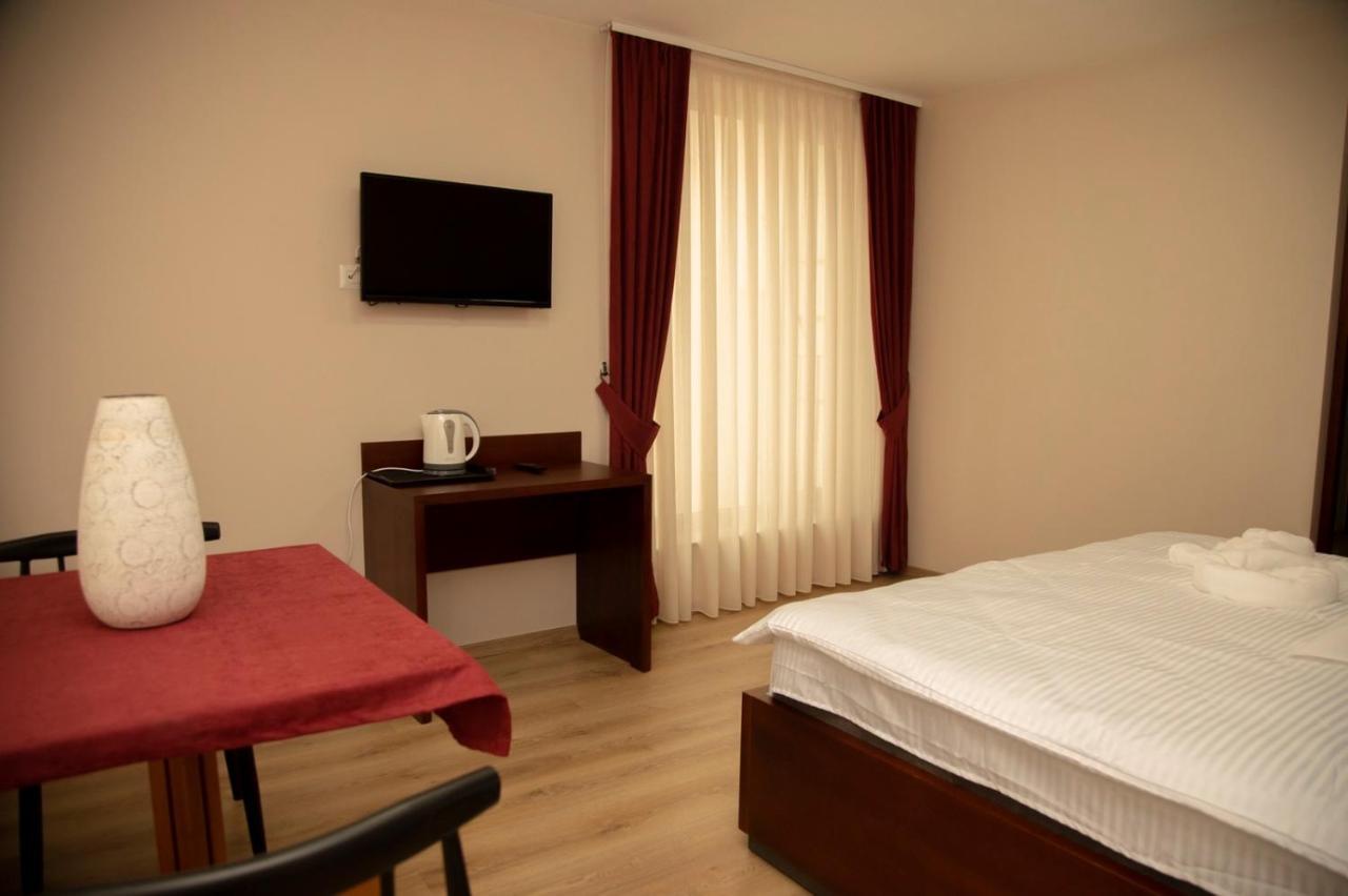 Hotel Oferta Prizren Exterior foto