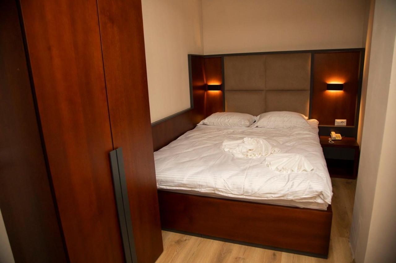 Hotel Oferta Prizren Exterior foto